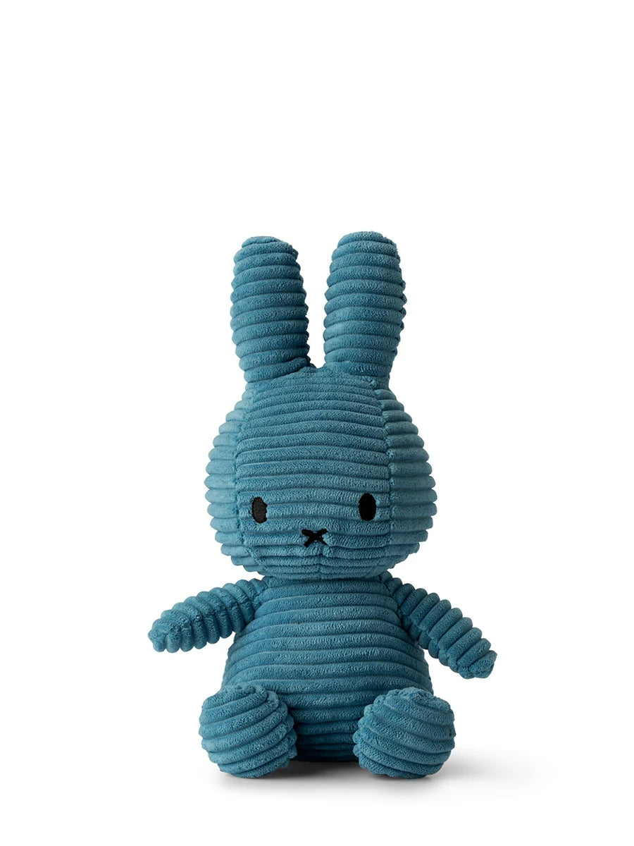 Miffy Corduroy ECO von Bon Ton Toys ist 23 cm hoch und handgemacht.
