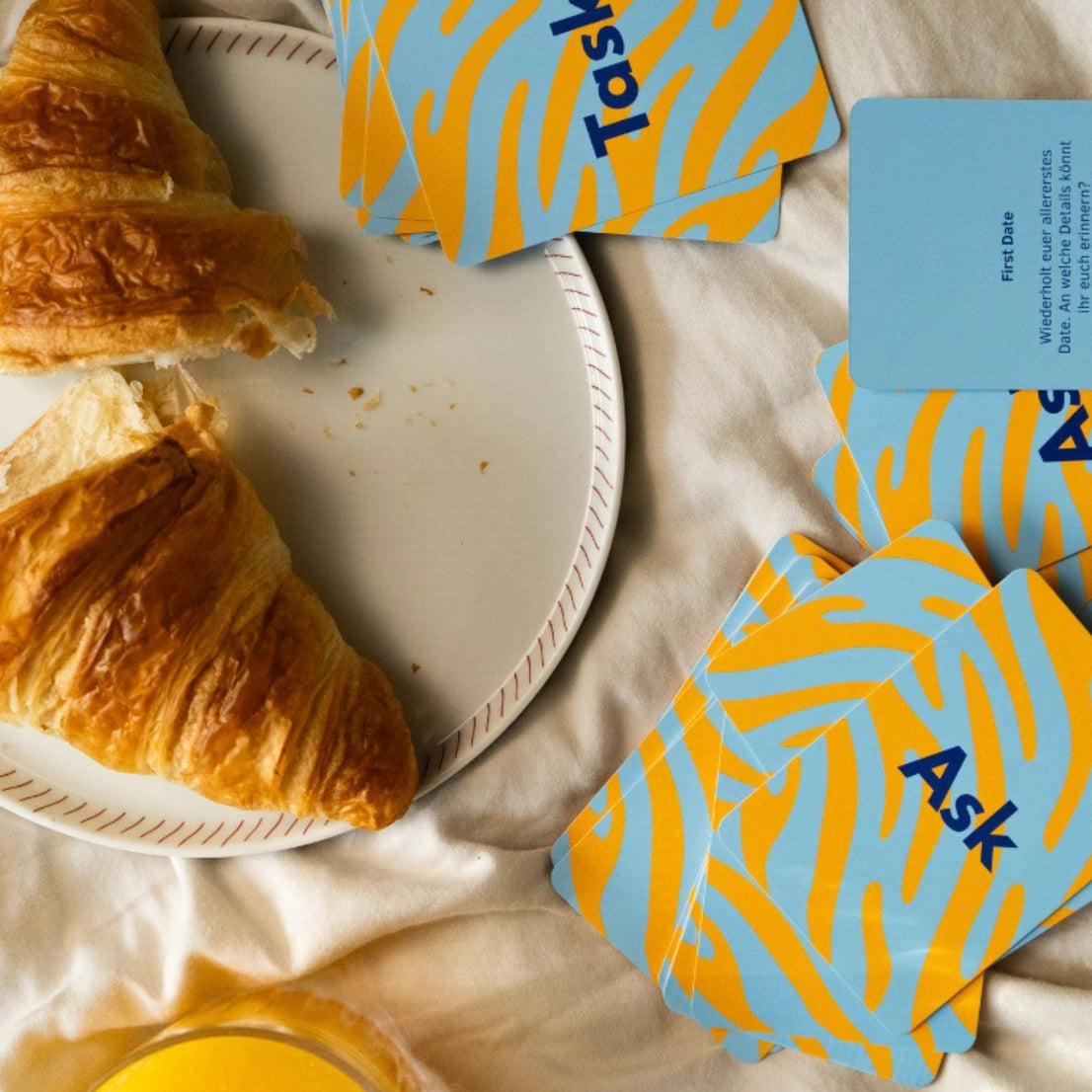 finimi Kartenset Ask & Task für Paare mit Fragen und Aufgaben, die Nähe schaffen und verbinden.