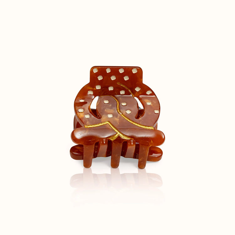 Haarklammer im typischen Brezel-Design von by Vivi.