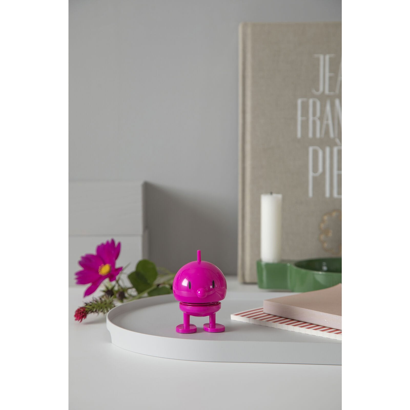 Hoptimist „Bumble“, M, Pink – fröhliche Wackelfigur, ausgefallene Geschenkidee und kleiner Glücksbringer für Kinder