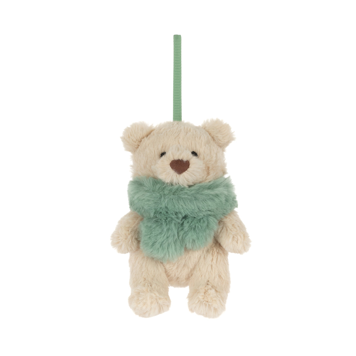 Jellycat Bartholomew Bear Jr. Winter Warmer Decoration – cremefarbener Plüschbär mit flauschigem mintgrünem Schal und grüner Aufhängeschlaufe als Weihnachtsbaumschmuck, von vorne.