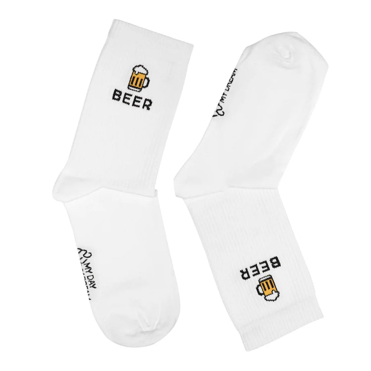 Socken von My Day My Dream. Mit der Aufschrift BEER und einem gefüllten Bierkrug.