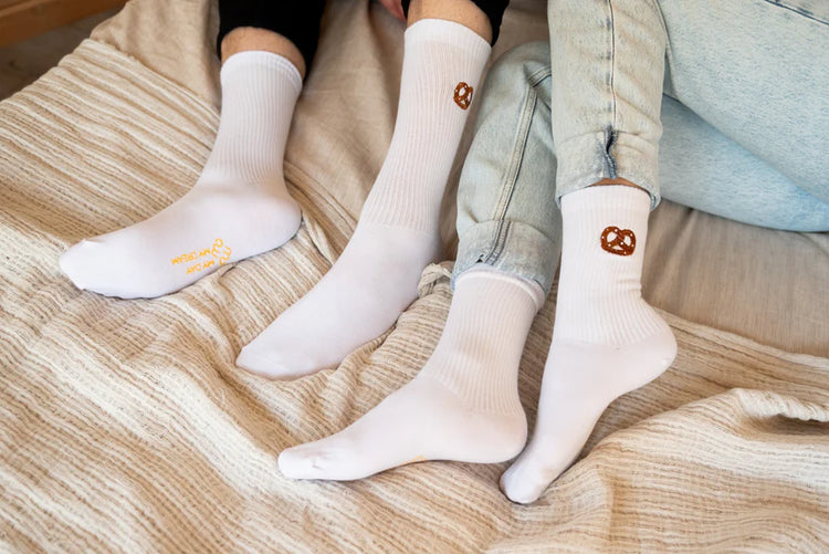Socken von My Day My Dream. Mit aufgestickter Brezel.
