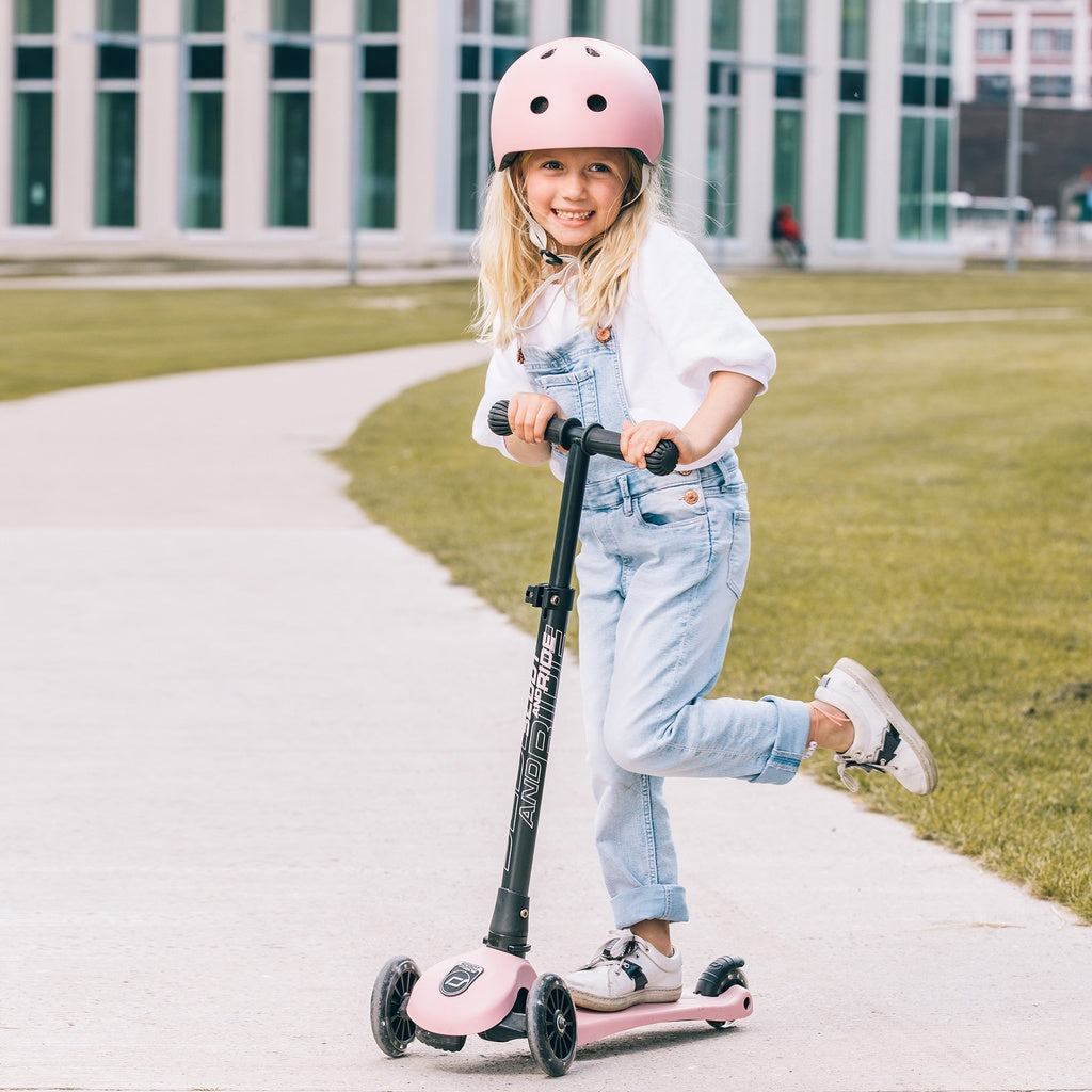 Scoot and Ride Highwaykick 3 LED Rose – sicherer Kinder-Scooter mit LED-Rädern und verstellbarer Lenkstange ab 3 Jahren
