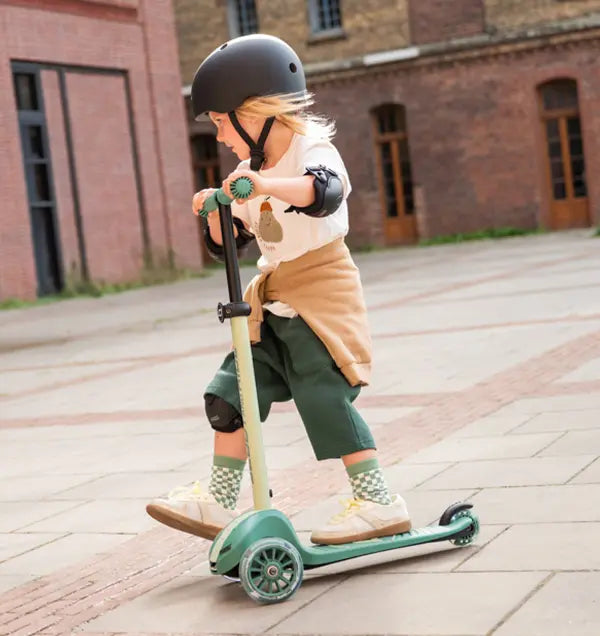 Scoot and Ride "Highwaykick 3S", Forest, mitwachsender Kinderroller ab 3 Jahren, höhenverstellbarer Lenker