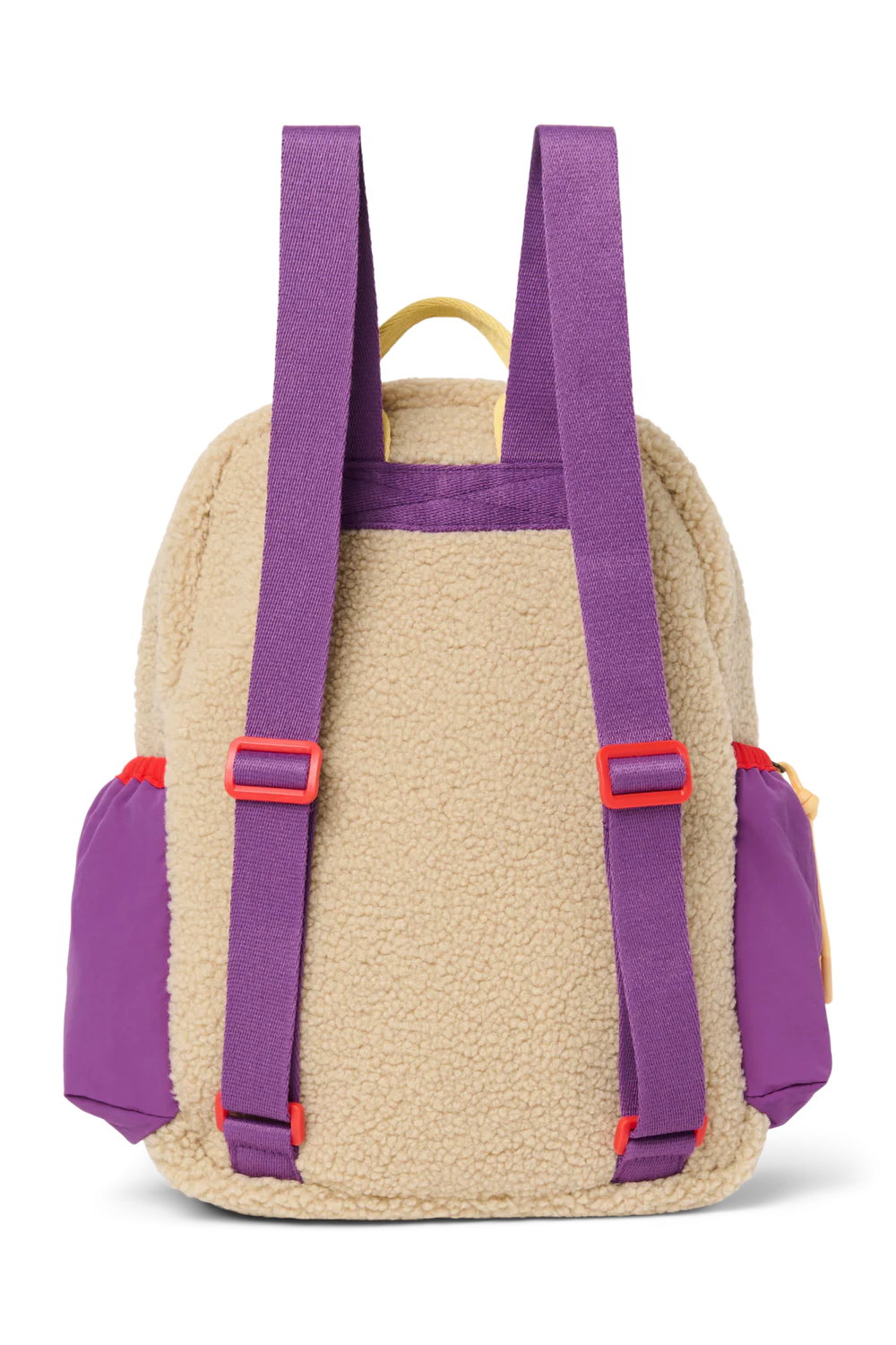 Rückansicht: Studio Noos Patchwork Midi-Rucksack l Bright Pink in bunten Farben mit beigem Teddy-Stoff an den Seiten und an der Rückseite, pinken Patchwork-Details und lila-rot-beigen Akzenten