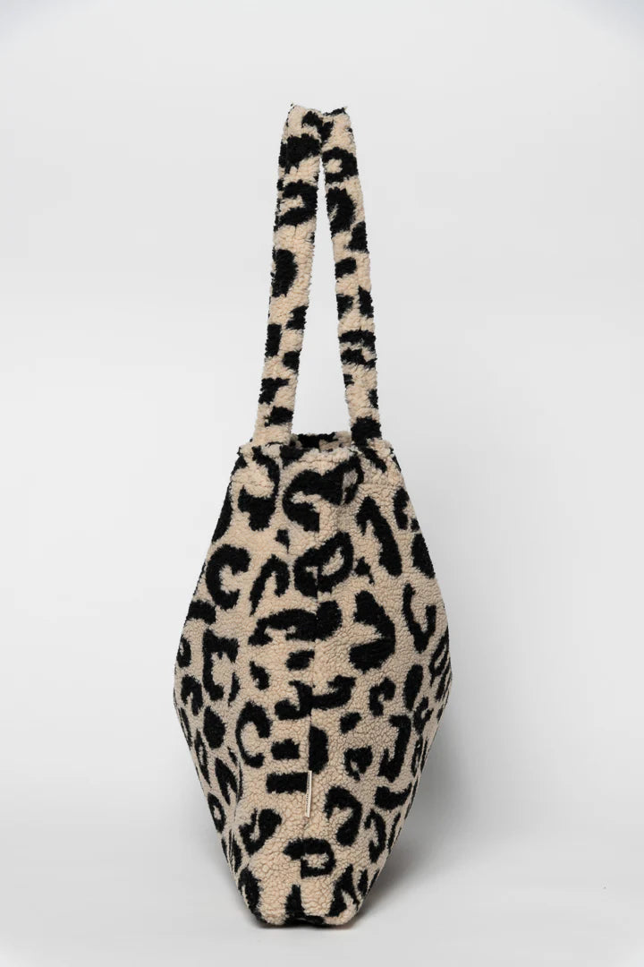 Mom Bag im Teddylook von Studio Noos. Die kultige Kinderwagentasche.