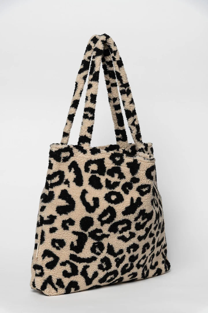 Mom Bag im Teddylook von Studio Noos. Die kultige Kinderwagentasche.