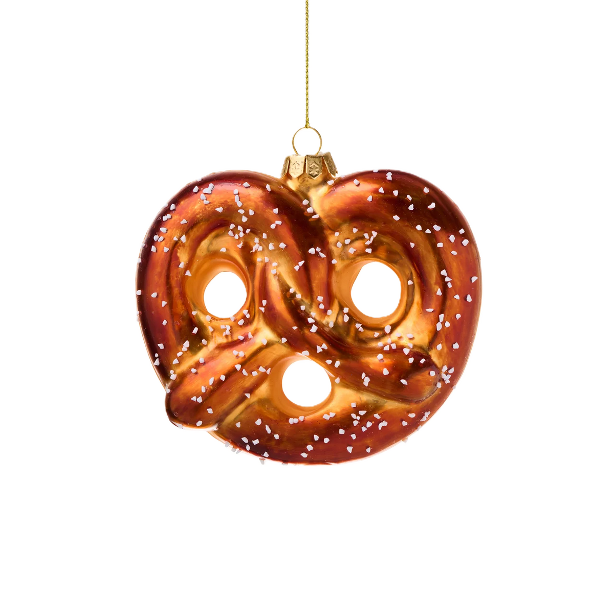 byVivi Anhänger Breze. Brauner Christbaumschmuck aus Glas in Form einer Brezel mit Salzdetails und goldener Aufhängung