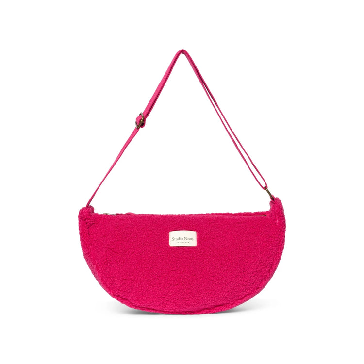 Crossbody Bag für Erwachsene aus Teddystoff von Studio Noos. Jede Tasche ist ein Unikat.