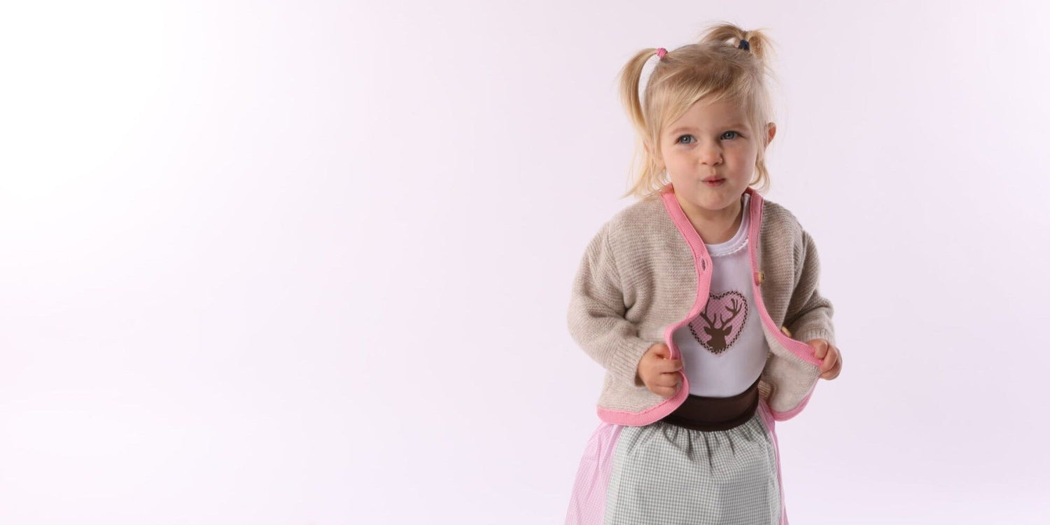 Die erste Tracht für Babys & Kinder – kleine Outfits für große Erinnerungen