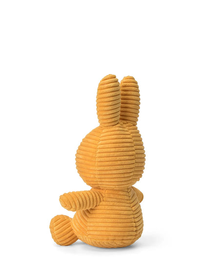 Miffy Corduroy ECO von Bon Ton Toys ist 23 cm hoch und handgemacht.