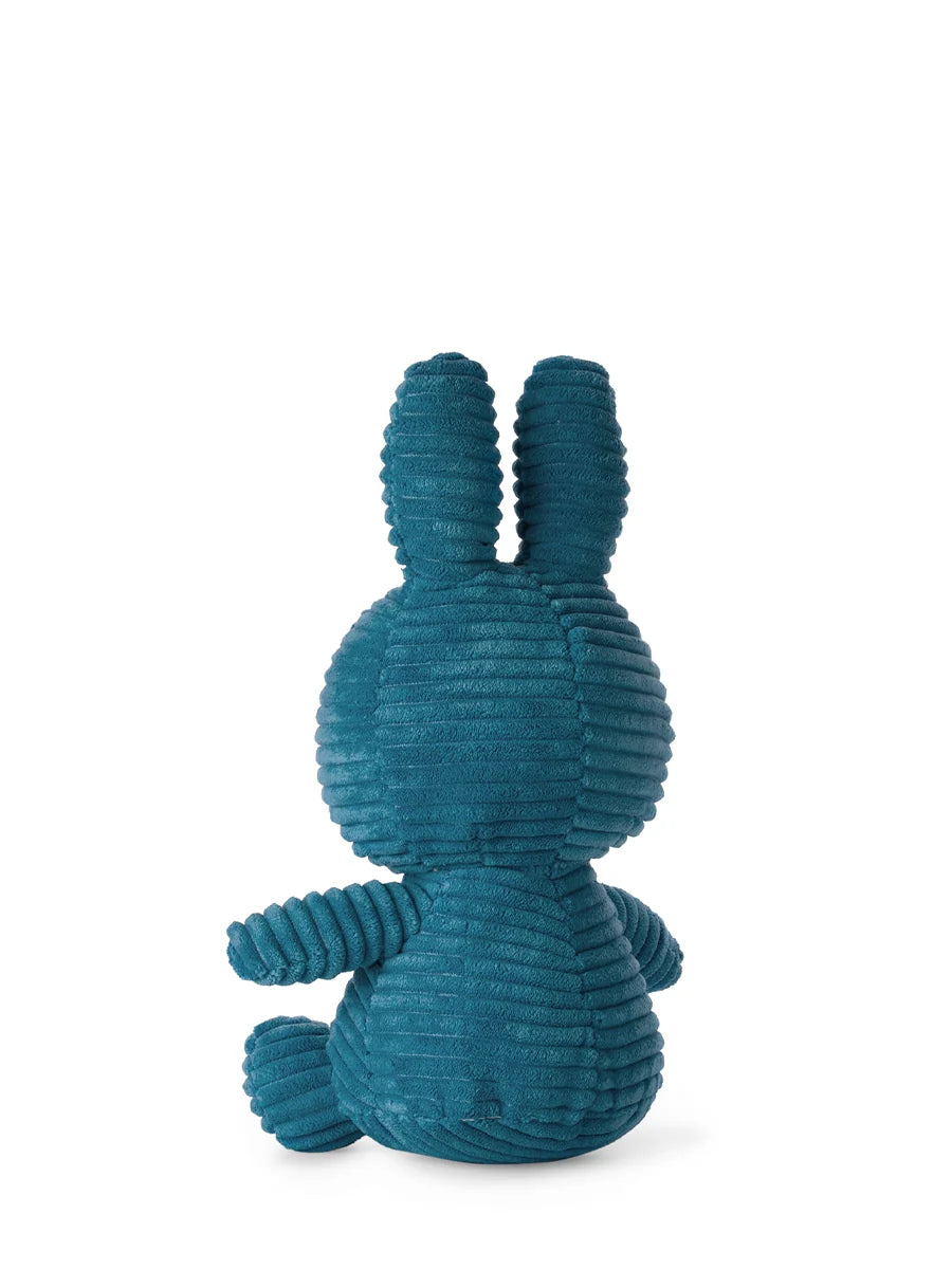 Miffy Corduroy ECO von Bon Ton Toys ist 23 cm hoch und handgemacht.