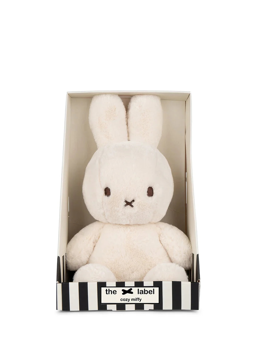 Cozy Miffy als Geschnek. Jede Miffy ist handmade und ein Unikat.