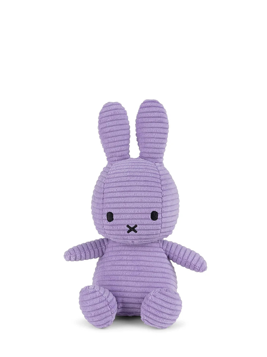Miffy Corduroy ECO von Bon Ton Toys ist 23 cm hoch und handgemacht.