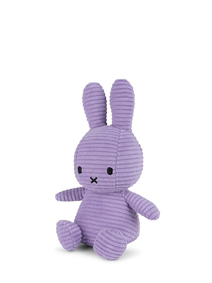 Miffy Corduroy ECO von Bon Ton Toys ist 23 cm hoch und handgemacht.