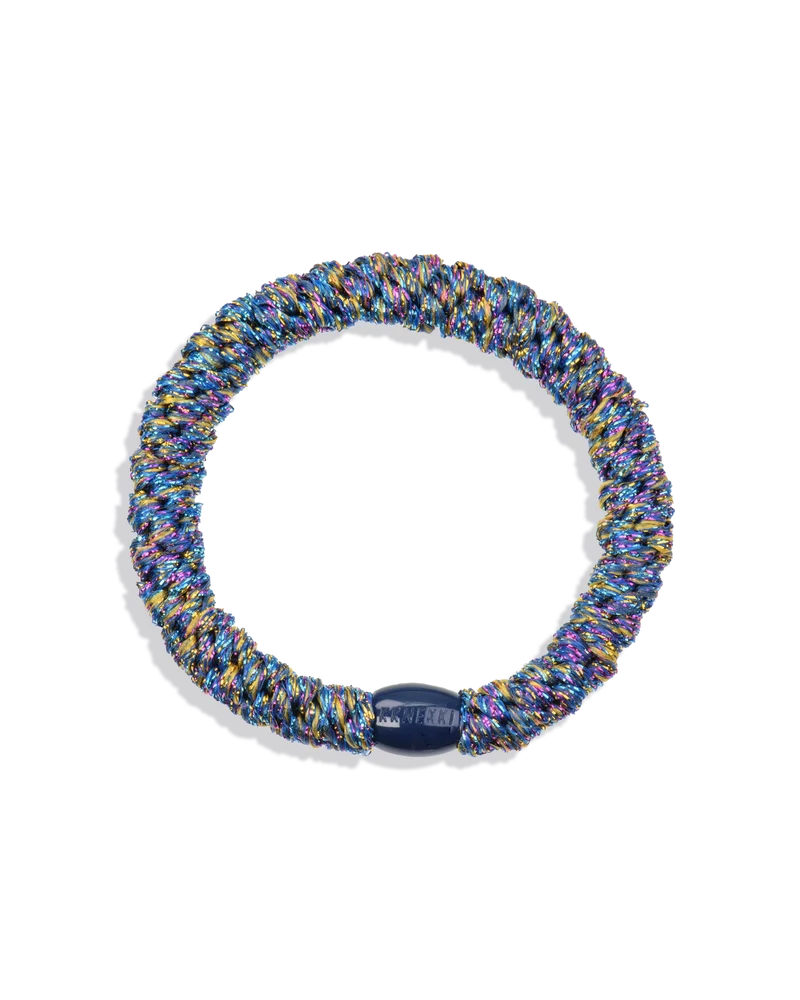 KKNEKKI Haargummi Electric Blue Multiglitter – blaues, glitzerndes geflochtenes Haargummi als trendiges Armband