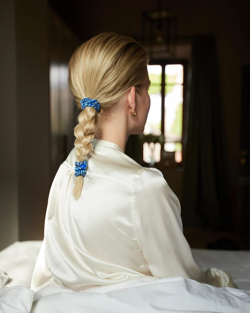 KKNEKKI Haargummi Mix Blue Tones  – geflochtenes Haargummi &amp; trendiges Armband