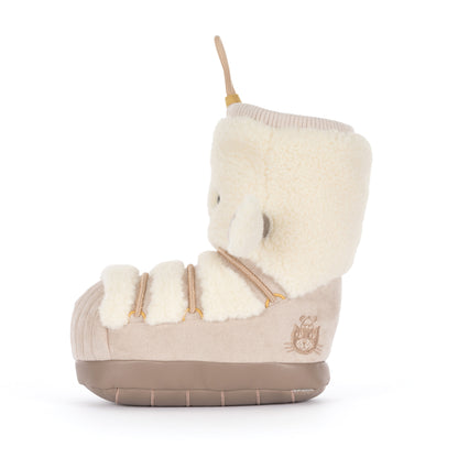Jellycat Amuseables Perta Snow Boot in Beige mit goldener Schnürung, Fäustlingen von der Seite