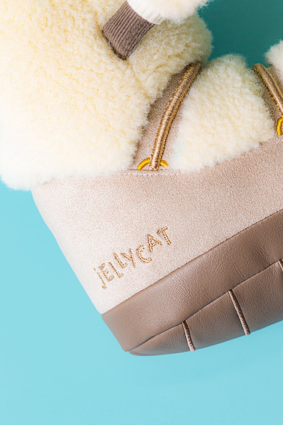 Detailansicht des Jellycats Schriftzug auf dem Amuseables Perta Snow Boot in Beige