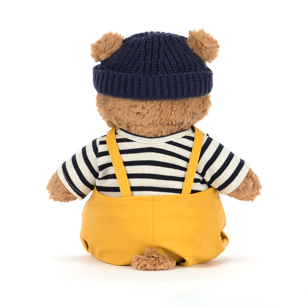 Jellycat Bartholomew Bear im Seefahrer Outfit mit Mütze und gestreiftem Shirt als Kuschelteddy