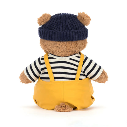 Jellycat Bartholomew Bear im Seefahrer Outfit mit Mütze und gestreiftem Shirt als Kuschelteddy