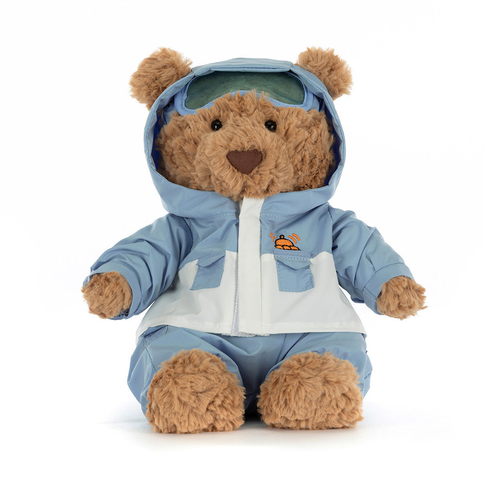 Frontansicht Bartholomew Bear Snow Suit von Jellycat.