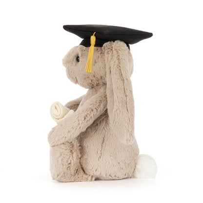 Jellycat Bashful Bunny Graduation Outfit  - Plüschhase mit Doktorhut und zusammengerolltem Zeugnis in den Pfötchen