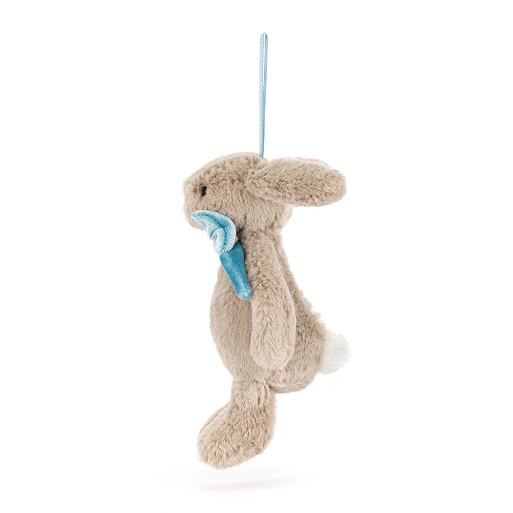 Seitenansicht Bashful Beige Bunny Decoration von Jellycat.