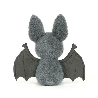 Jellycat Broox Bat Plüschtier aus der Halloween-Kollektion, grau, von hinten mit großen Fledermausohren und ausgebreiteten Flügeln