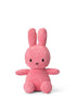 Miffy ECO Corduroy aus Cord in der Farbe Bubblegum Pink, 23 cm – sitzend von vorne