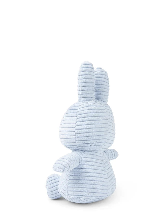 Miffy ECO Corduroy aus Cord in Ice Blue, 23 cm – sitzend von schräg hinten