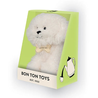 Kleiner weißer Reginald Plüschhund von BON TON TOYS sitzt in Geschenkbox