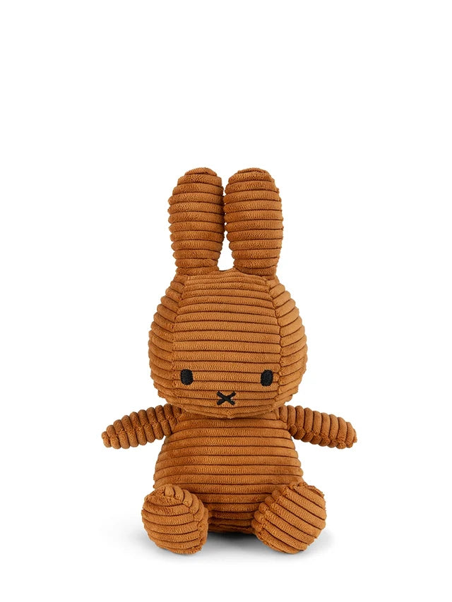 Miffy ECO Corduroy Kuscheltier von Bon Ton Toys in Cinnamon, 23 cm groß, mit weichem braunem Cordstoff.