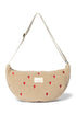 Mit Herzen bestickte Crossbody Bag für Erwachsene aus Teddy von Studio Noos. Jede Tasche ist ein Unikat.