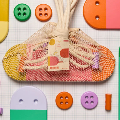 Eperfa Kinder Holzschaukel SWING im handgefertigten Netzbeutel mit Zubehör