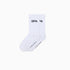 Weisse Socken von FAMVIBES mit schwarzem Schriftzug OPA