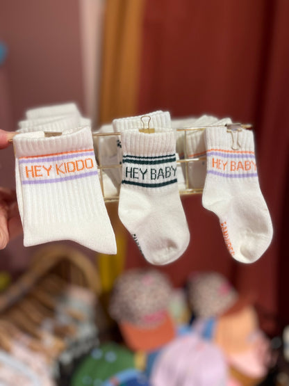 Famvibes Babysocken Hey Baby grün