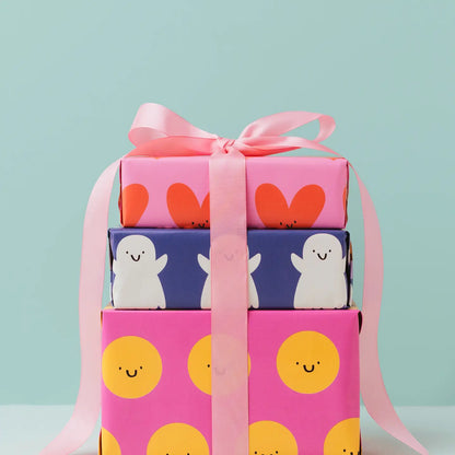 Geschenkpapier von Rumble Cards mit Herzmotiv