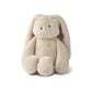 Der Teddy hilft Babys mit vielen beruhigenden Geräuschen beim Einschlafen.