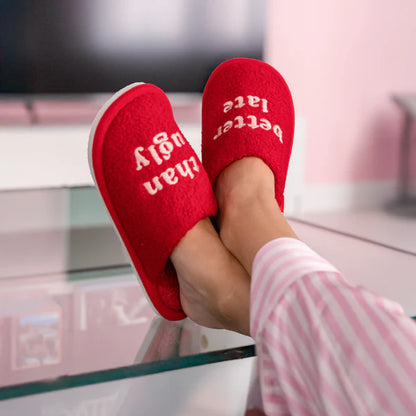 Hausschuhe better late - than ugly. Die Schlappen aus Schaffell jetzt bei Nica&