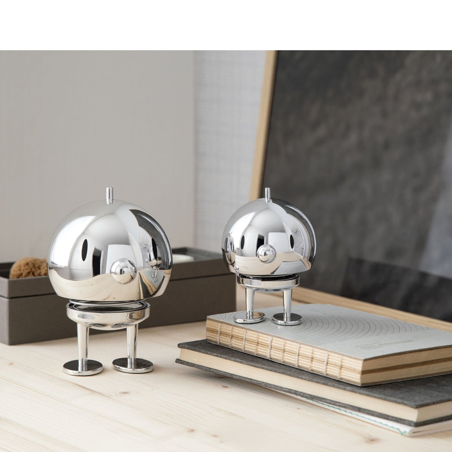 Hoptimist „Bumble“, L, Chrome – fröhliche Wackelfigur, Designfigur und kleiner Glücksbringer für Zuhause &amp; Büro