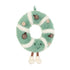 Jellycat Amuseables Pinecone Wreath – flauschiger Weihnachtskranz in Mintgrün und Cremeweiß mit kleinen Tannenzapfen, lächelndem Gesicht und weißen Füßchen, von vorne.