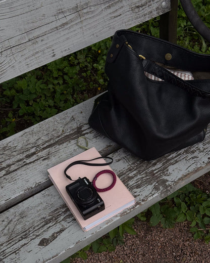KKNEKKI Haargummi Mulberry – elegantes, geflochtenes Haarband &amp; Haargummi als Armband