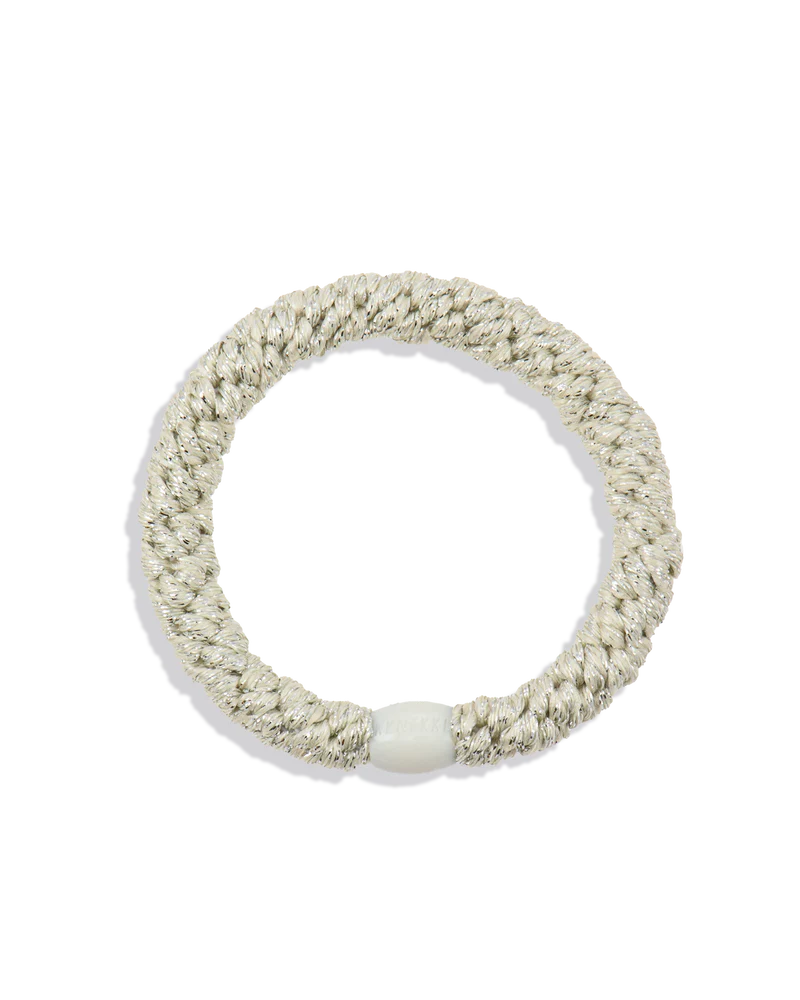 KKNEKKI Haargummi Ivory – elegantes Haarband &amp; Armband in Cremeweiß, online bei Nica’s Cosmos