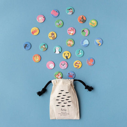 Familienspiel Habitats Lotto von londji mit liebevoll illustrierten Tierplättchen und Spieltafeln zu Lebensräumen