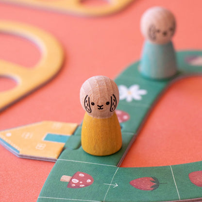 Tiny Game Strawberries von londji, tragbares Strategiespiel ab 4 Jahren, Häschen und Dachs sammeln Waldfrüchte