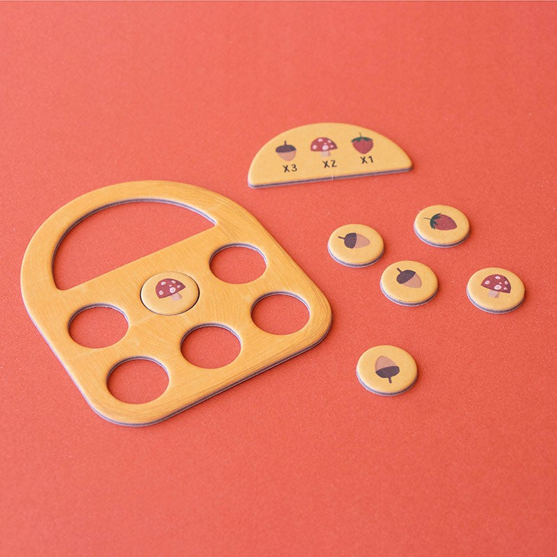 Tiny Game Strawberries von londji, tragbares Strategiespiel ab 4 Jahren, Häschen und Dachs sammeln Waldfrüchte