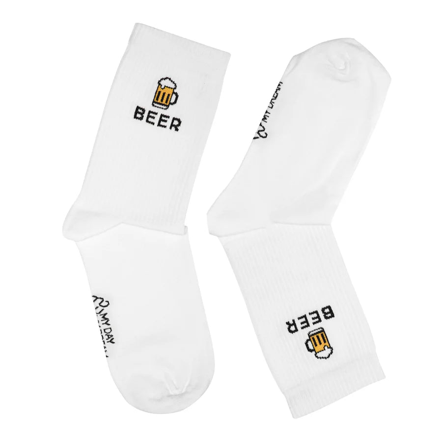 Socken von My Day My Dream. Mit der Aufschrift BEER und einem gefüllten Bierkrug.
