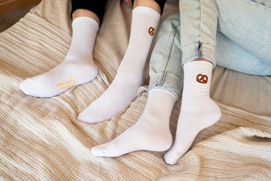 Socken von My Day My Dream. Mit aufgestickter Brezel.